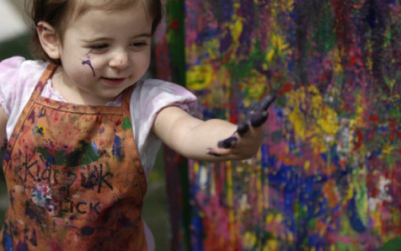 Si quieres niños inteligentes y sanos emocionalmente, acércalos al arte